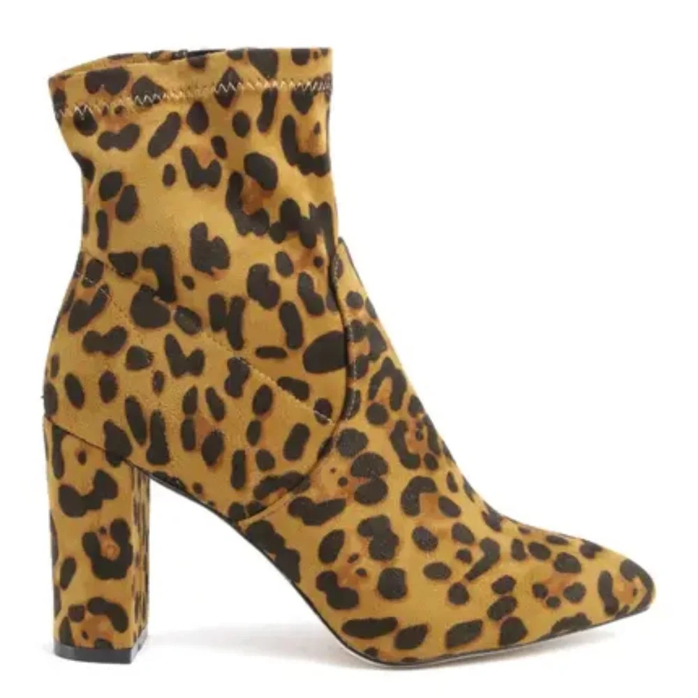 Catherine Malandrino Faux Suede Block Heel Bootie Leopard Print 8